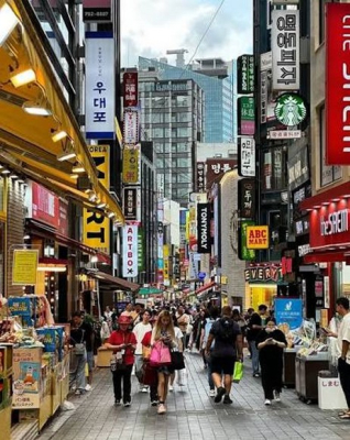Myeongdong ở Seoul có gì chơi và mua sắm? Khu phố, ẩm thực đường phố và lưu ý cho khách Việt