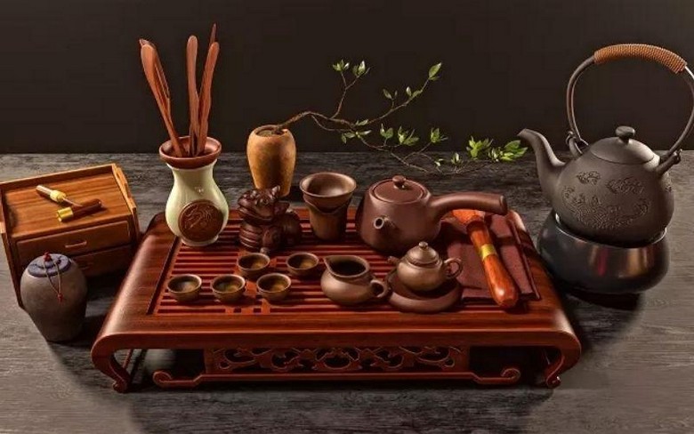 Bộ trà cụ gốm sứ truyền thống được bày biện trong một buổi trà đạo Darye
