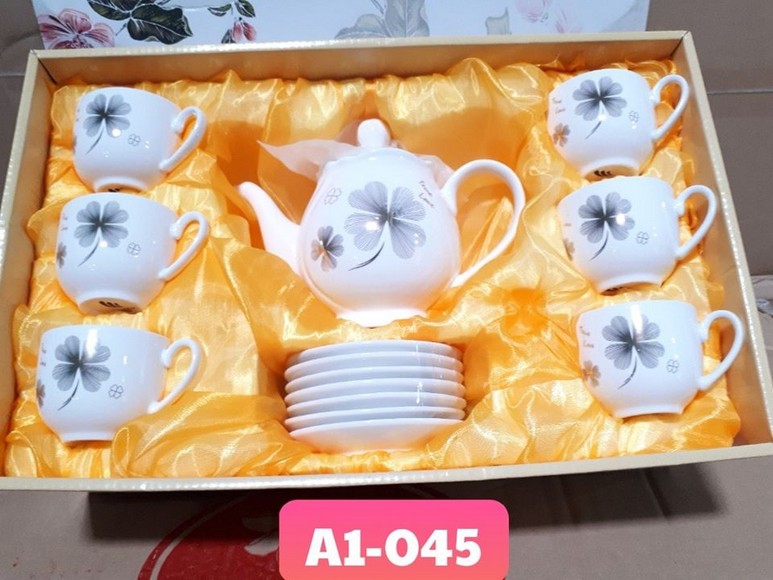 Bộ trà cụ và hộp trà đóng gói tinh tế phù hợp làm quà lưu niệm