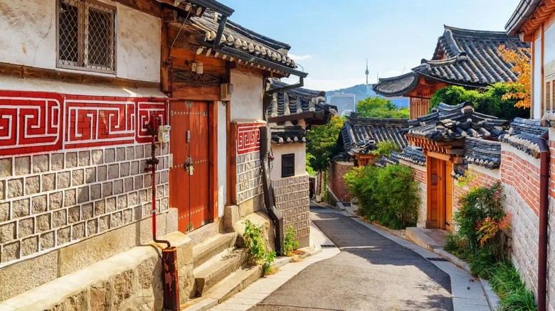 Con ngõ nhà cổ ở làng Bukchon Hanok