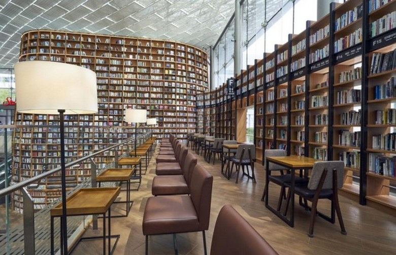Khu vực ghế ngồi đọc sách bên trong thư viện Starfield