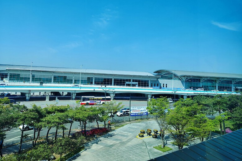 Sân bay Gimhae Busan nơi khởi hành chuyến bay nội địa sang Jeju
